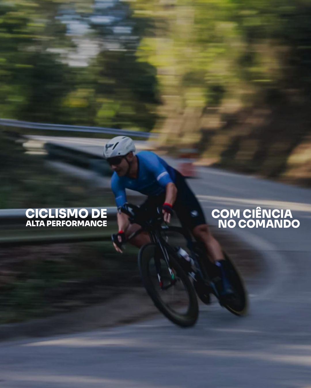 Ciclista da HC Endurance em descida